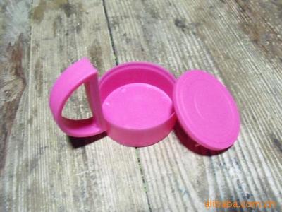 汽車杯與汽車塑件 設(shè)計(jì)、材料與市場(chǎng)應(yīng)用